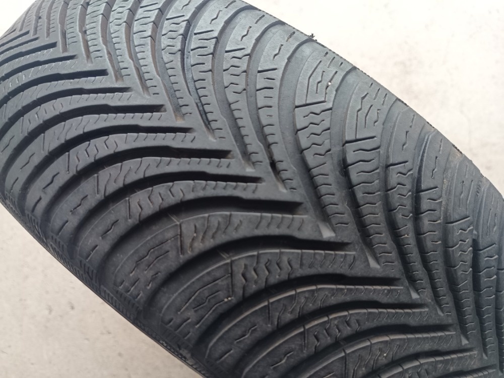 195/65 R15 MICHELIN (3414)