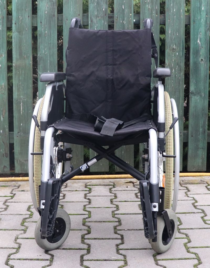 034-Mechanický invalidní vozík Meyra.