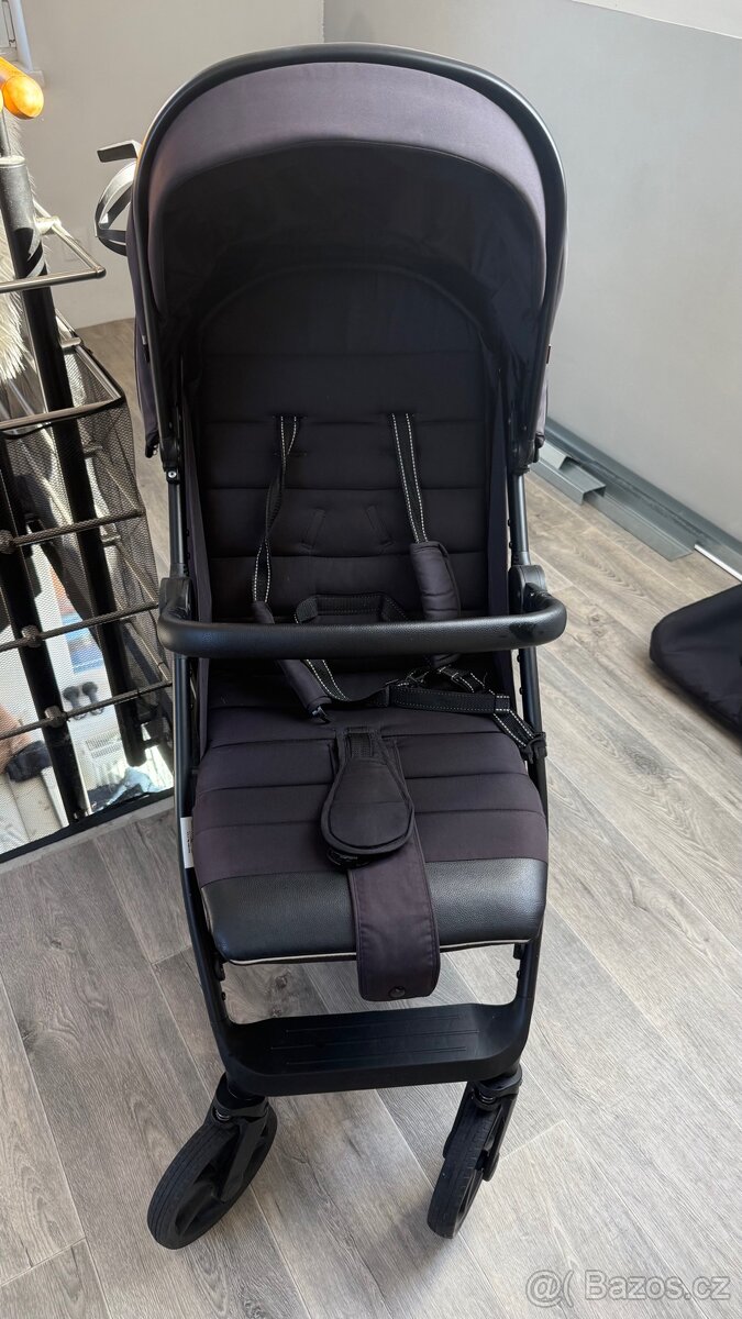 Sportovní kočárek