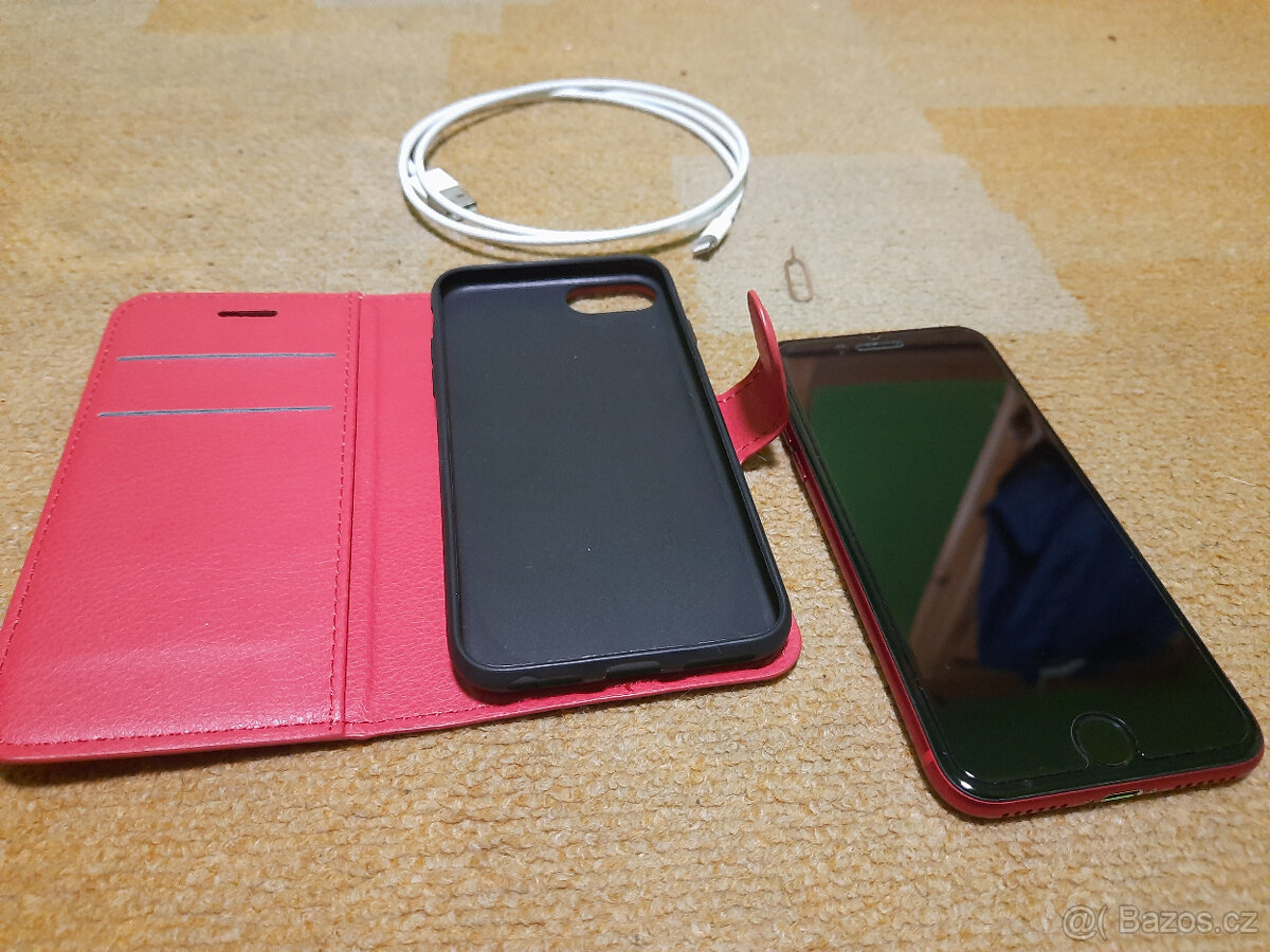 Červený iPhone SE 2020, včetně obalu a ochranného krytu, vel