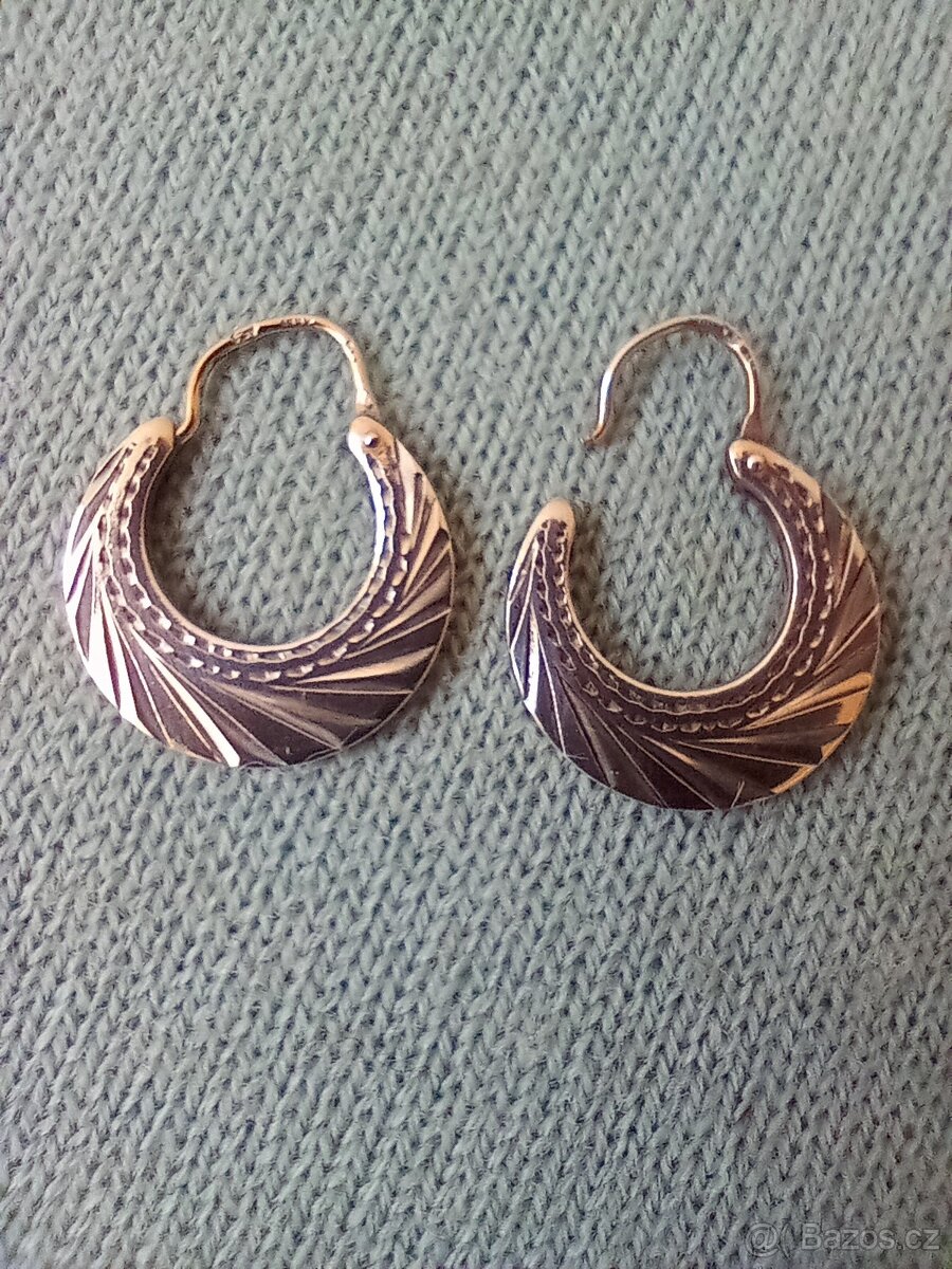 Stříbrné náušnice z 1. pol. 20. stol