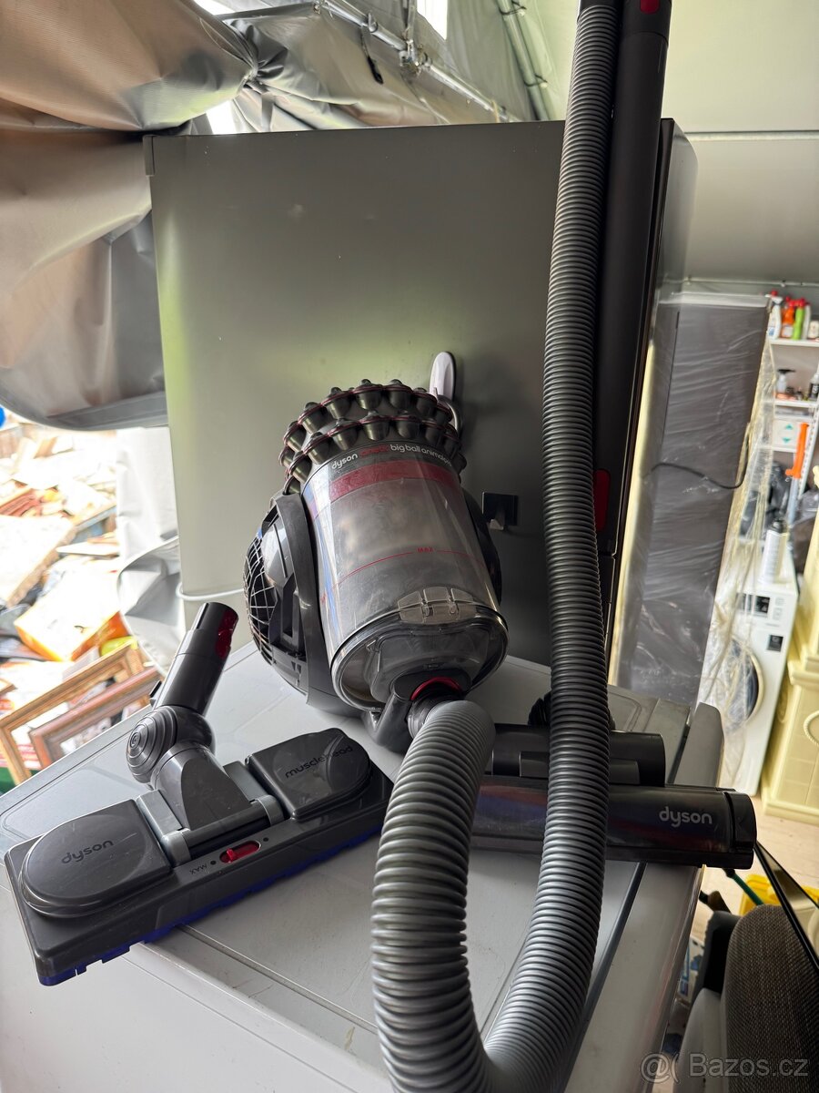 Vysavač dyson cinetic bit bal animal