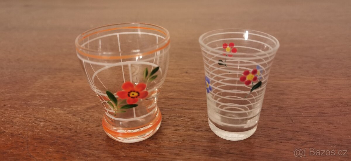 Skleněný malovaný džbán, karafy a skleničky