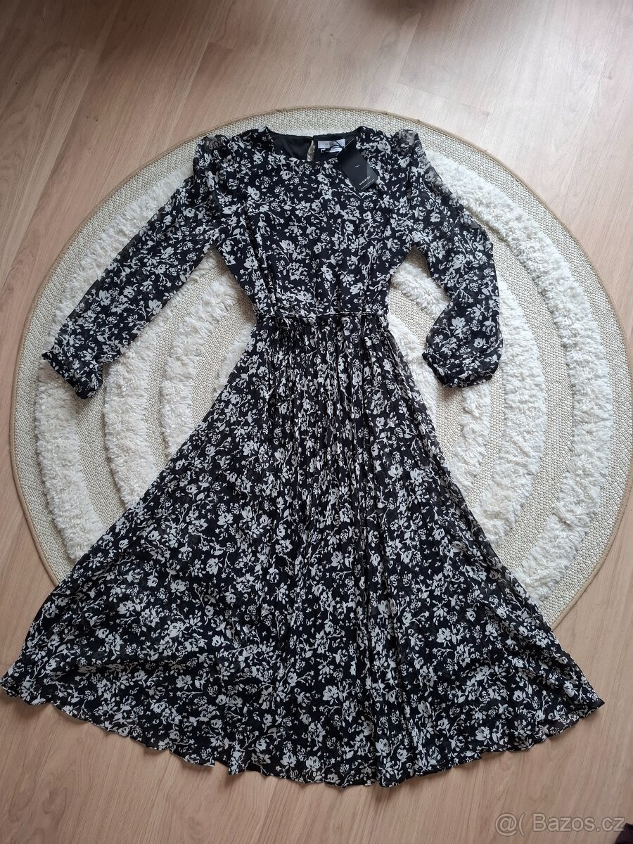 Květinové midi šaty Reserved