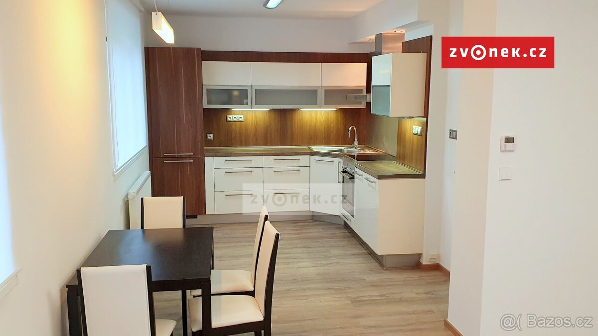 1/2 rodinného domu Zlín - Kostelec, po kompletní rekonstr...