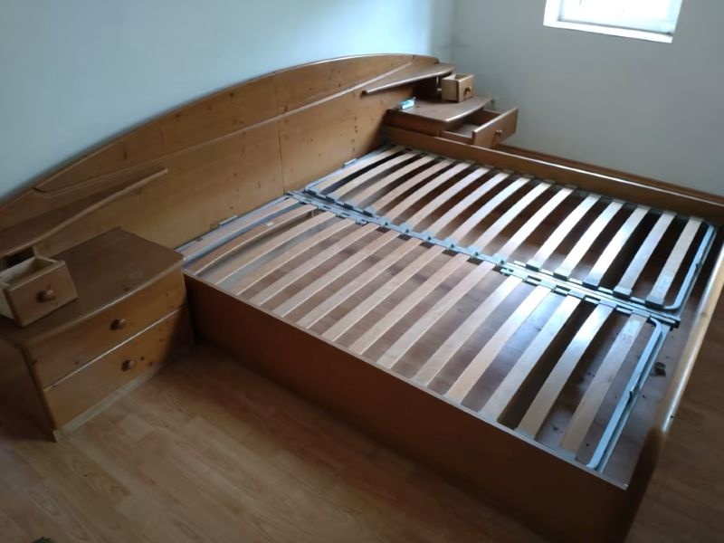 Postel manželská s roštem 140x200cm a noční stolky