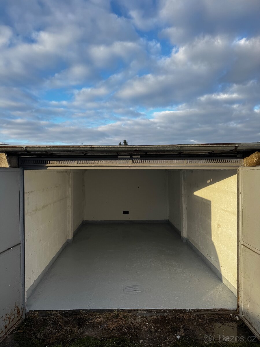 K pronájmu garáž Dukla
