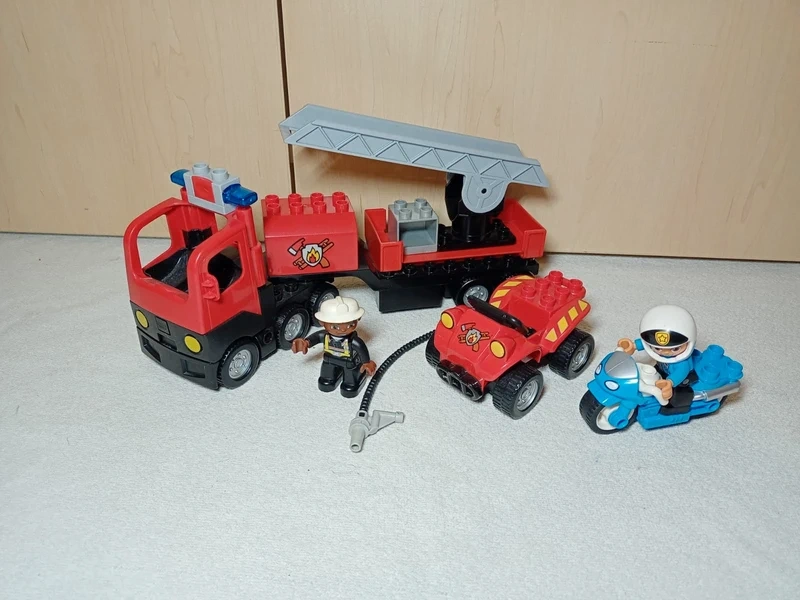 lego duplo hasiči, policie