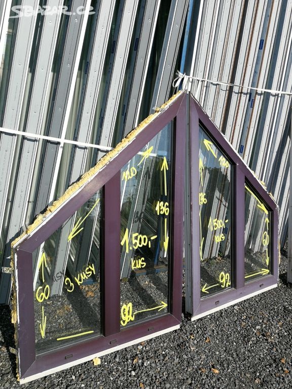 trojúhelníková okna použitá