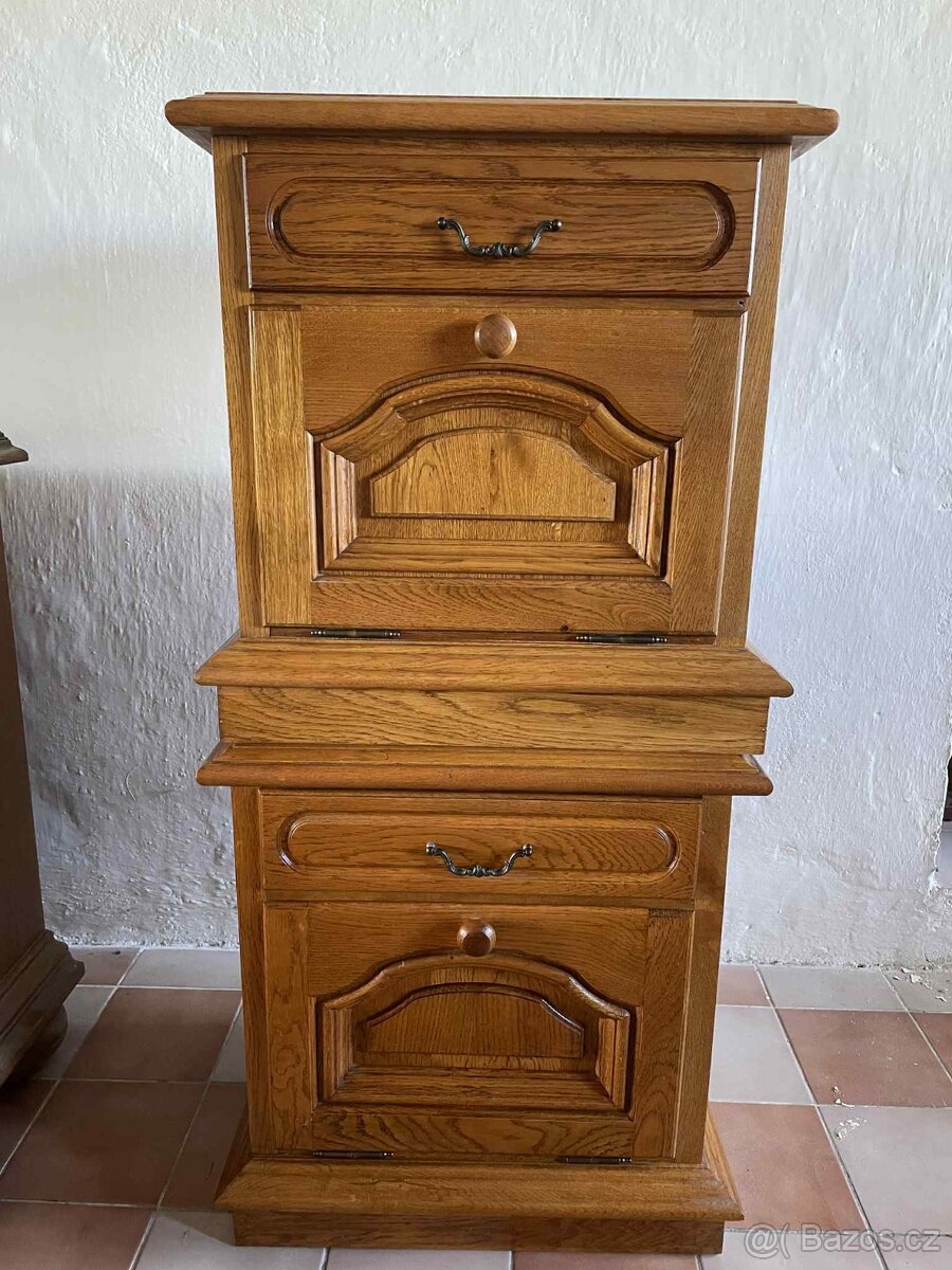 Dva rustikální noční stolky
