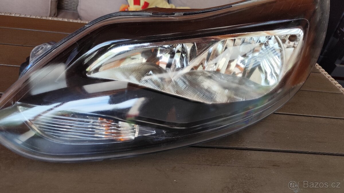 Levé světlo na Ford Focus mk3
