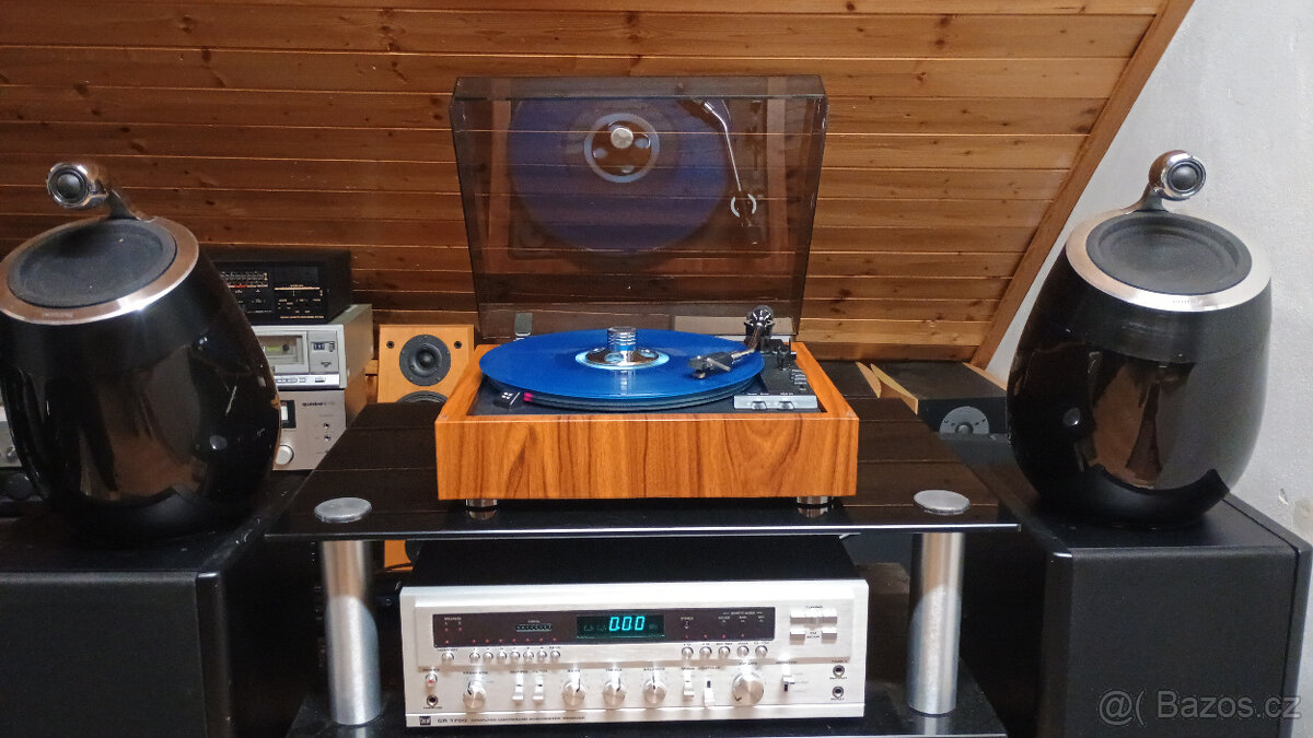 Poloautomatický gramofon Direct Drive