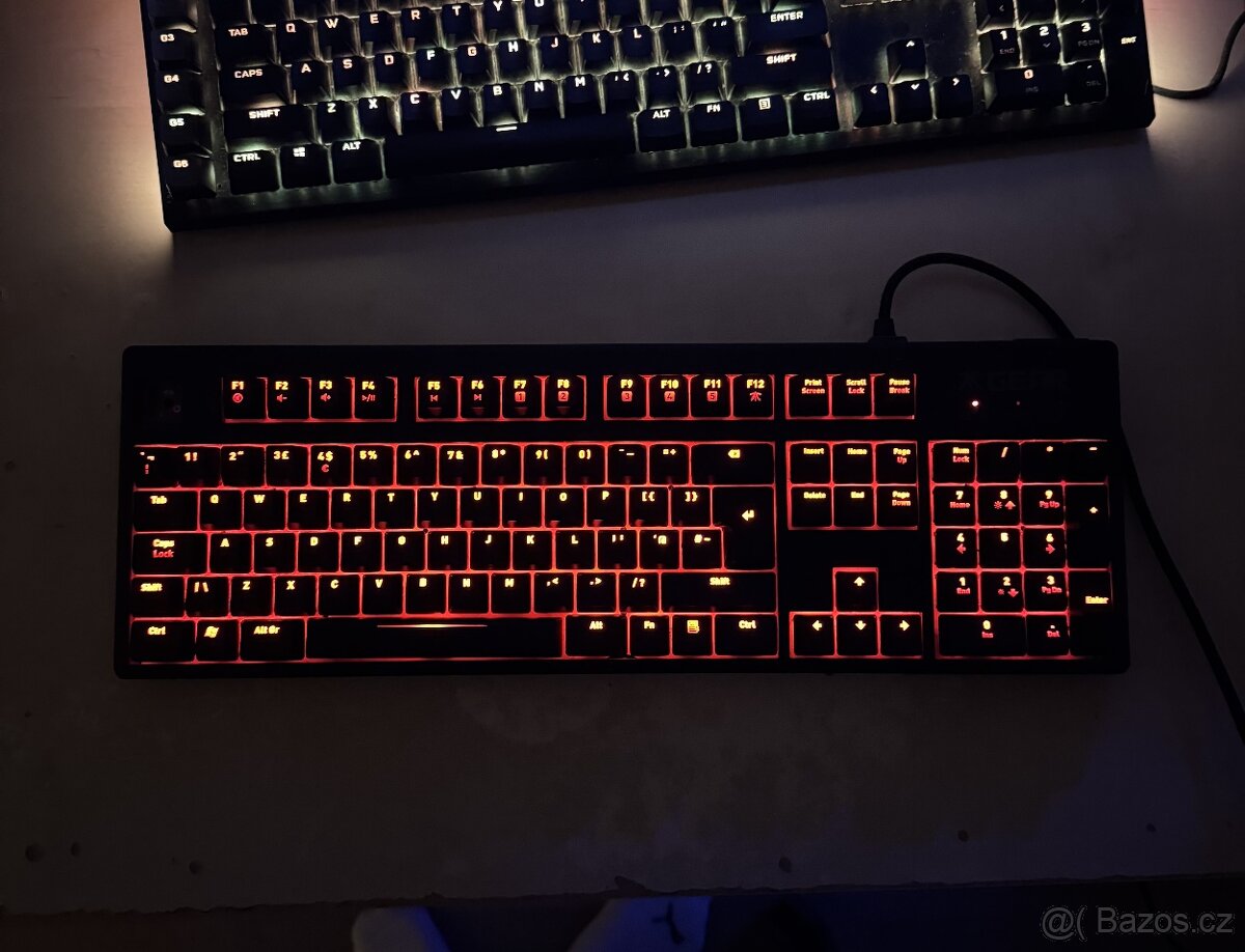 Herní mechanická klávesnice Fnatic