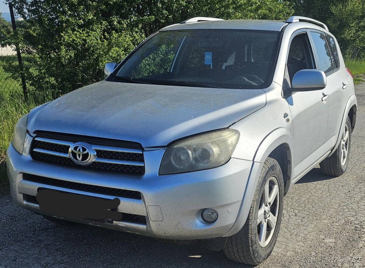 Rozprodám Toyota Rav 4 2.2 D-cat 130kw 2007
