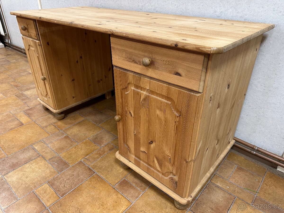 Masivní psací stůl z borovice, 145CM
