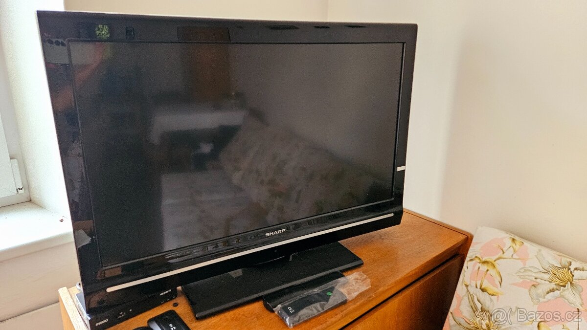 prodám televizi Sharp