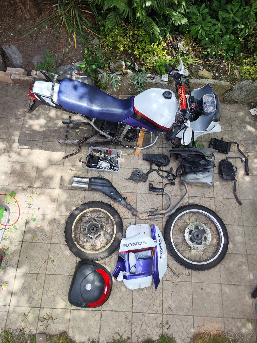 HONDA TRANSALP XL600V 1987 s TP na opravu/ND