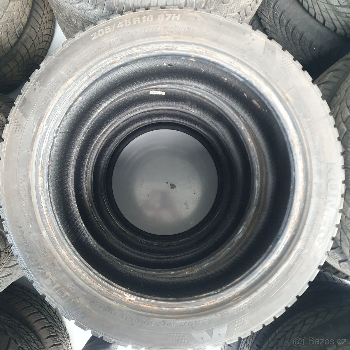 Zimní pneu 205/45 R16 M+S KUMHO WINTERCRAFT WP51