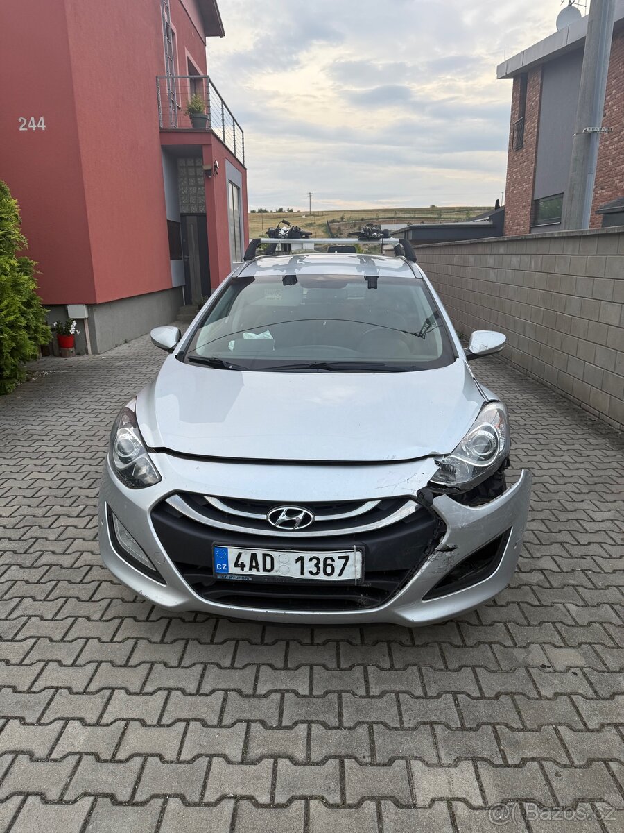 Bouraný Hyundai I30 combi
