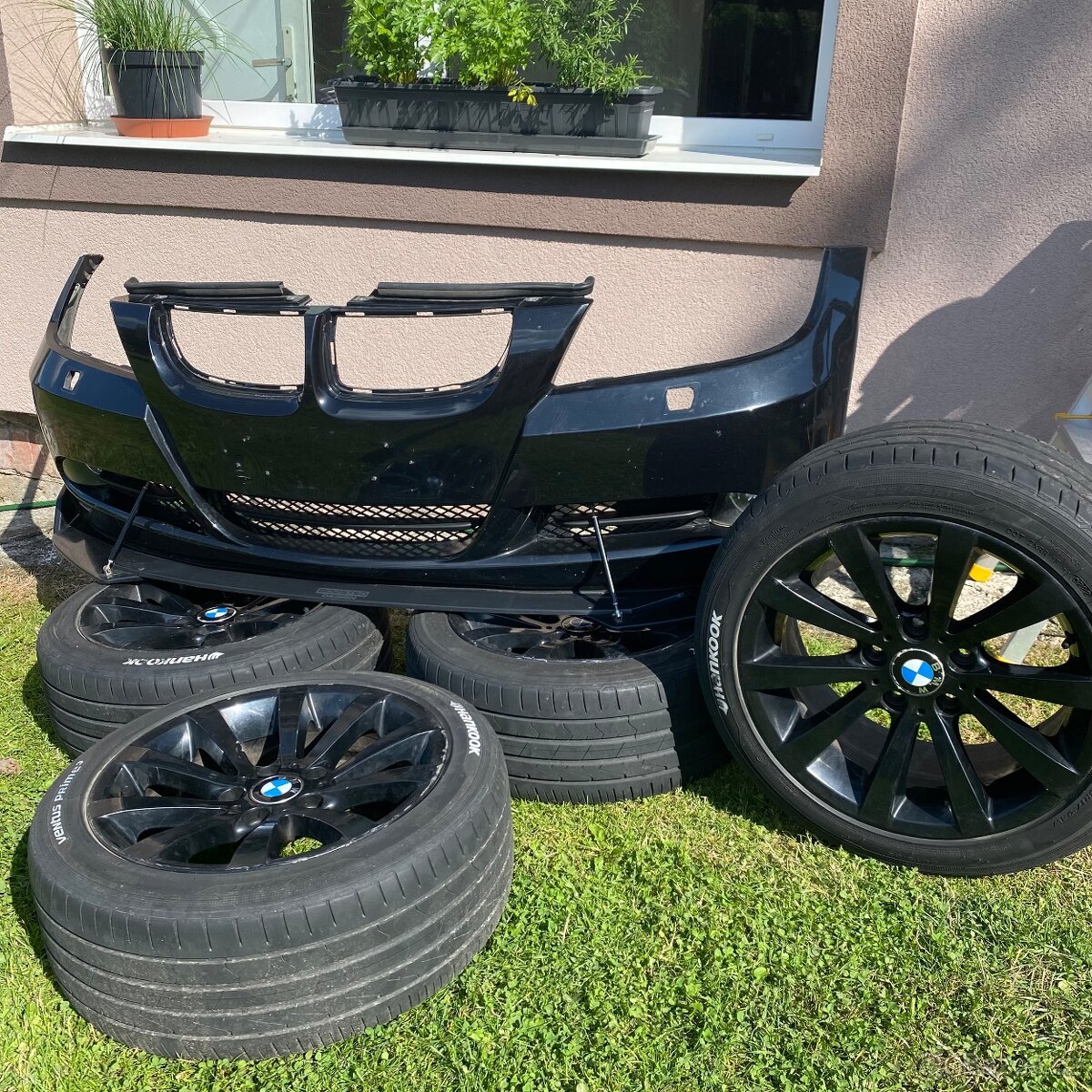 Přední nárazník bmw e90, kola R17