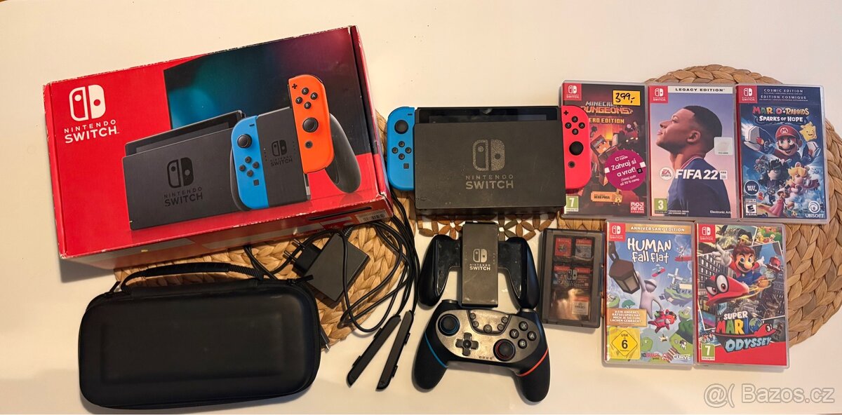 Nintendo Switch + příslušenství + 25+ her