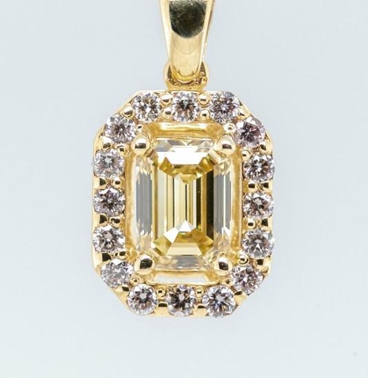 Krásný 14K přívěšek s diamanty 0,92ct - certifikát AIG