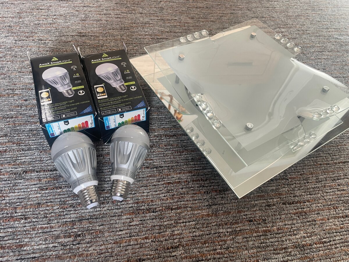 Stropní svítidlo + smart Bluetooth žárovky na ovládání