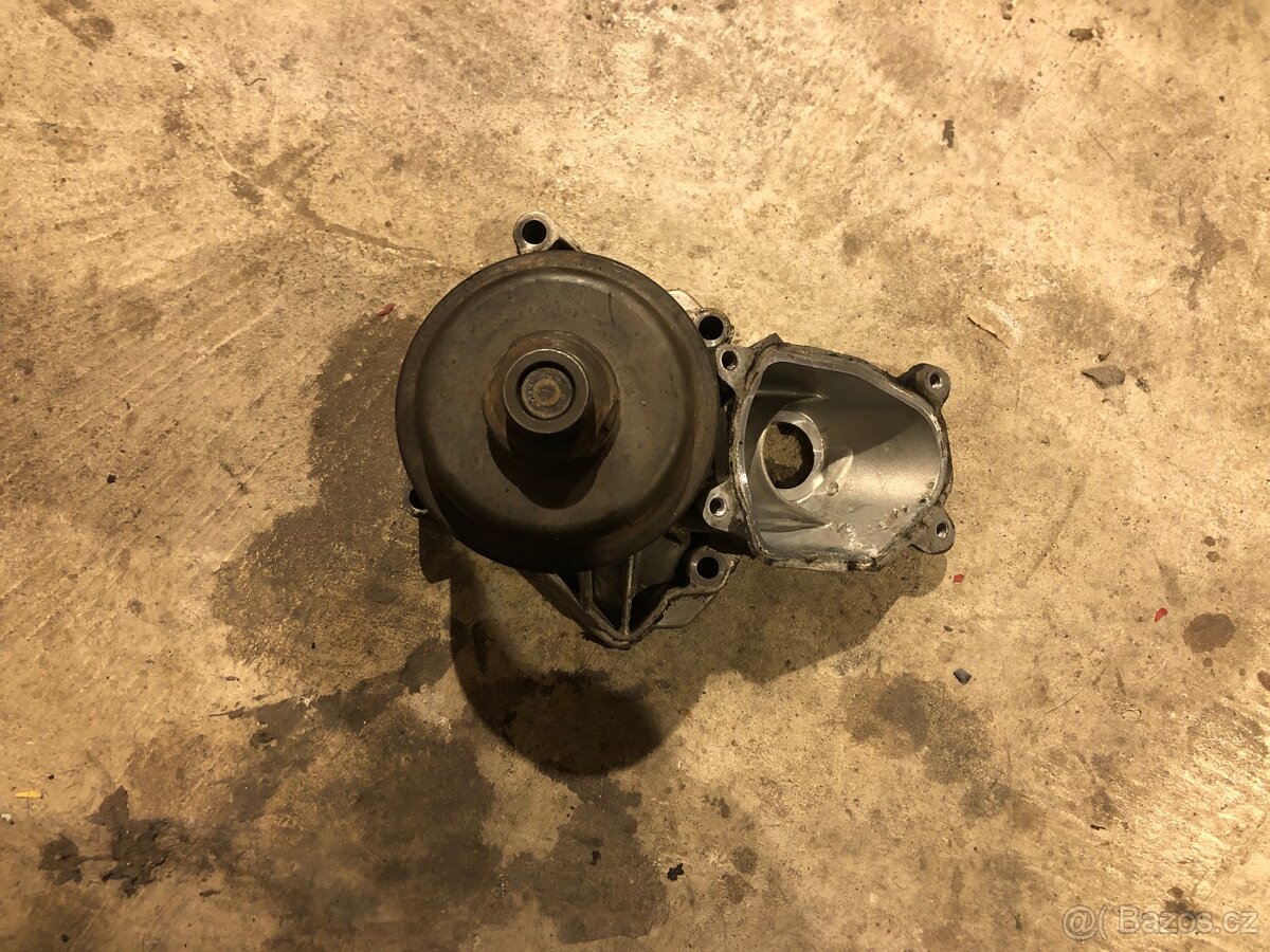 BMW e39 - vodní pumpa