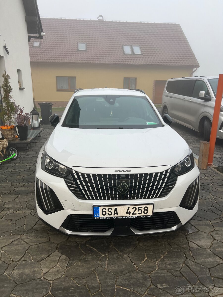 Prodám Peugeot 2008 ALLURE 1.2 pure tech Rv.2024