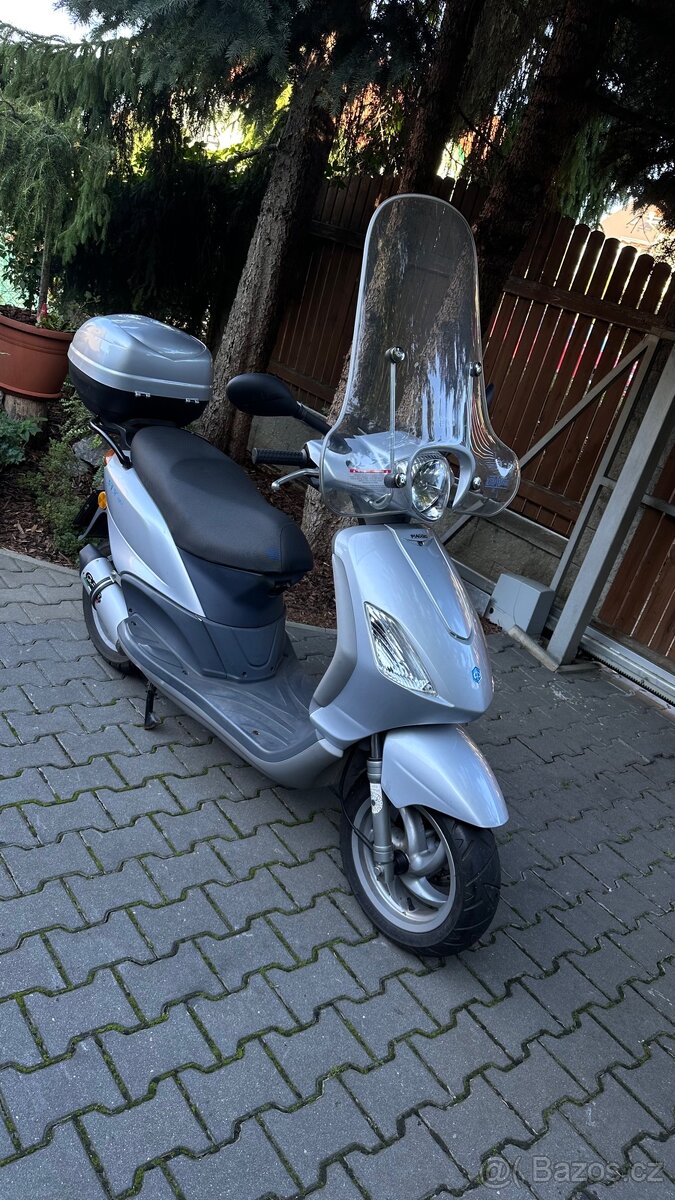 Piaggio fly 125 skútr