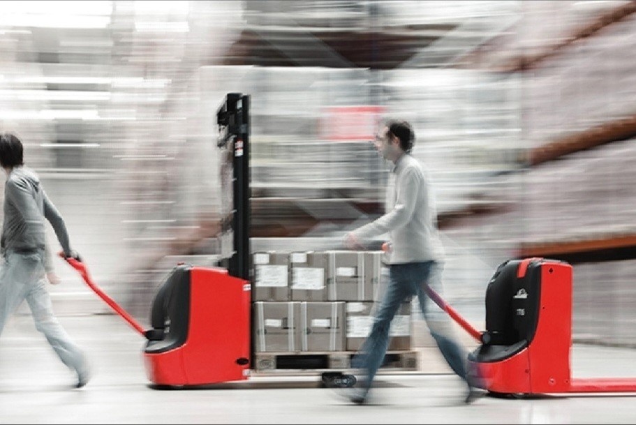 Skladník - Pelhřimov, náborový příspěvek 10 000, kč