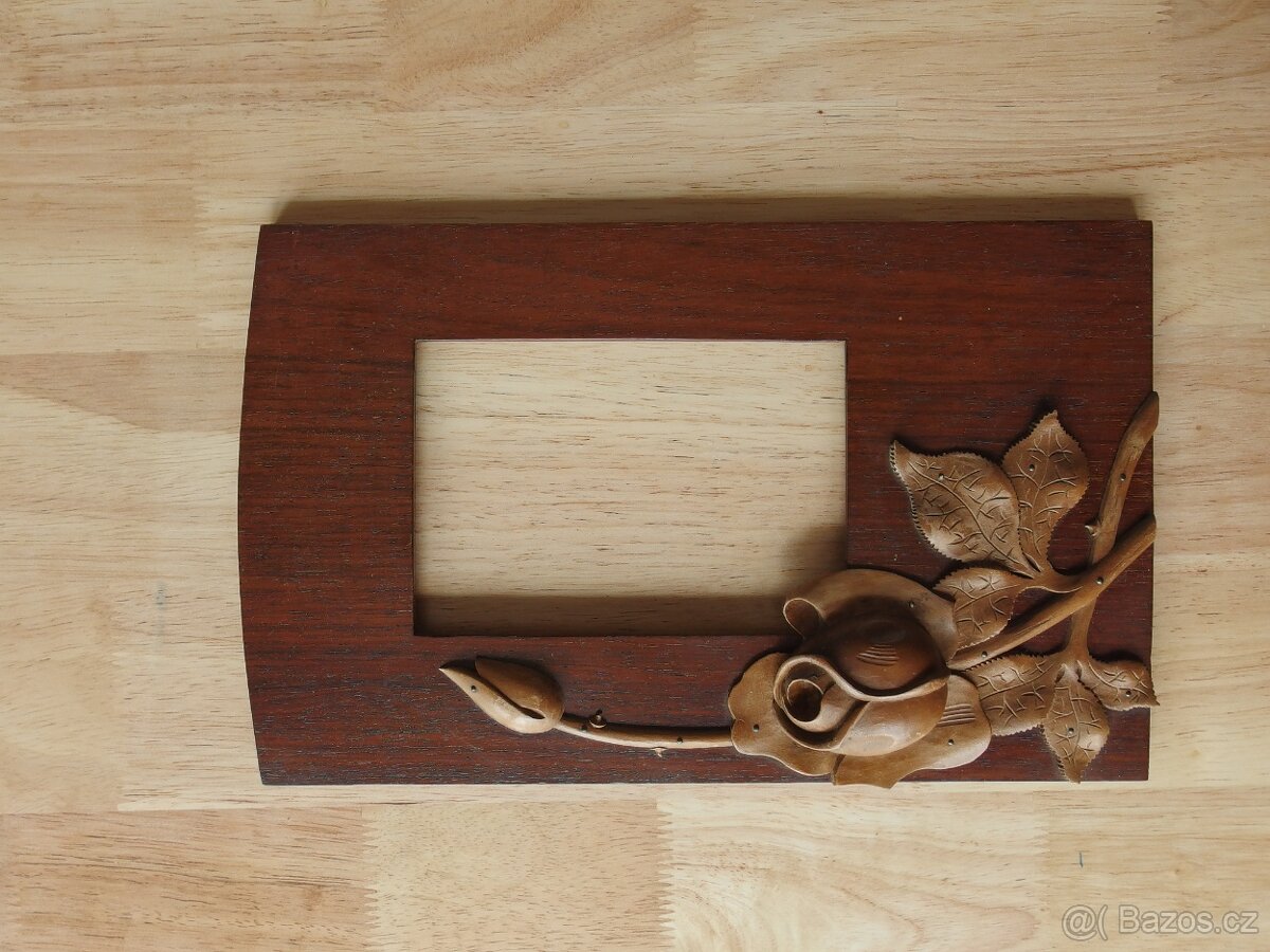 Vyřezávaný rámeček