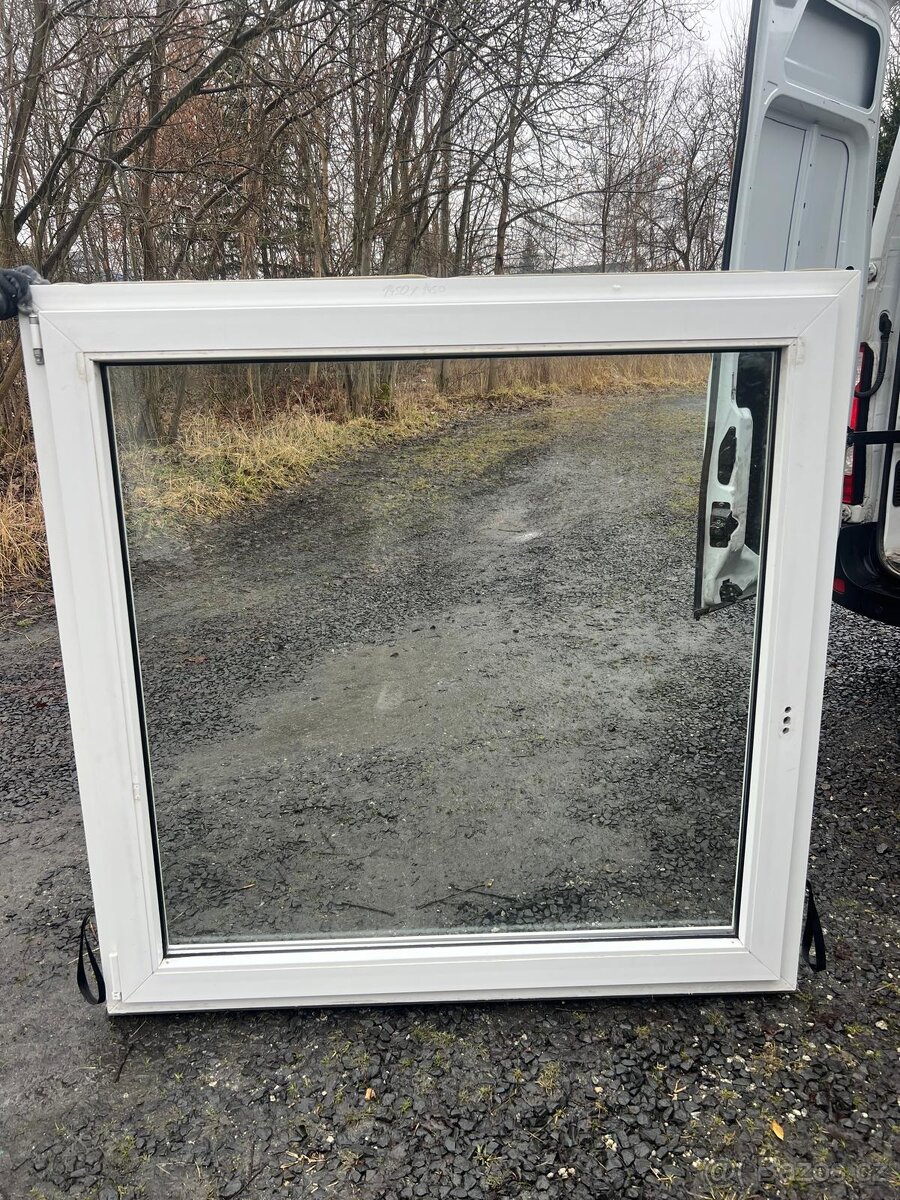 Okna PVC bílá (dvojsklo) plně funkční