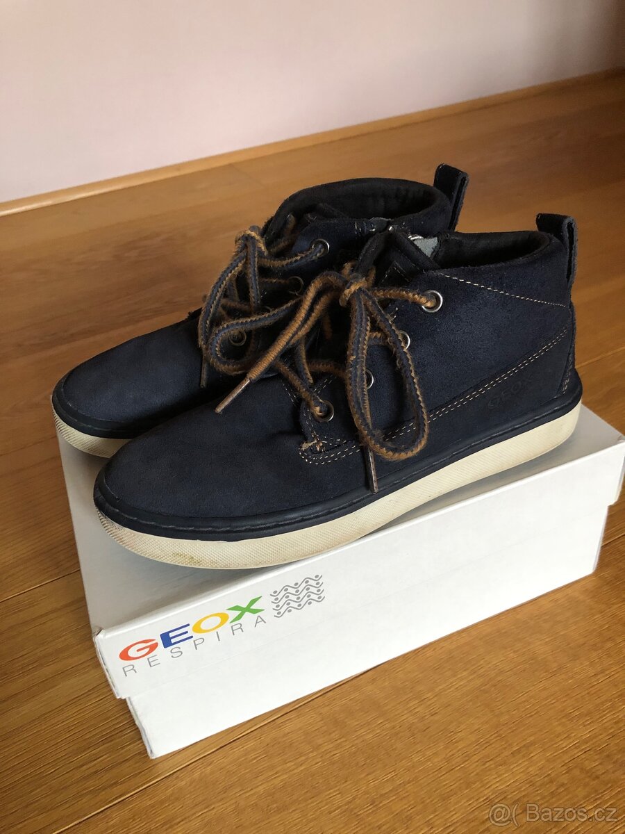 Geox semišové polobotky vel.33