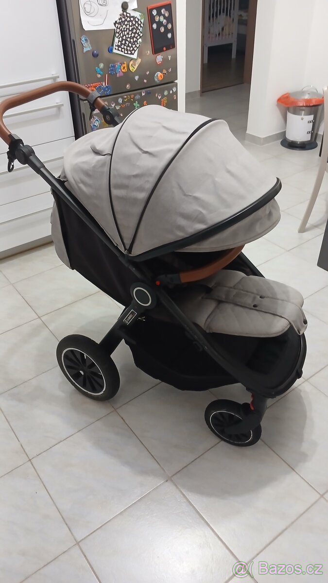 Sportovní kočárek