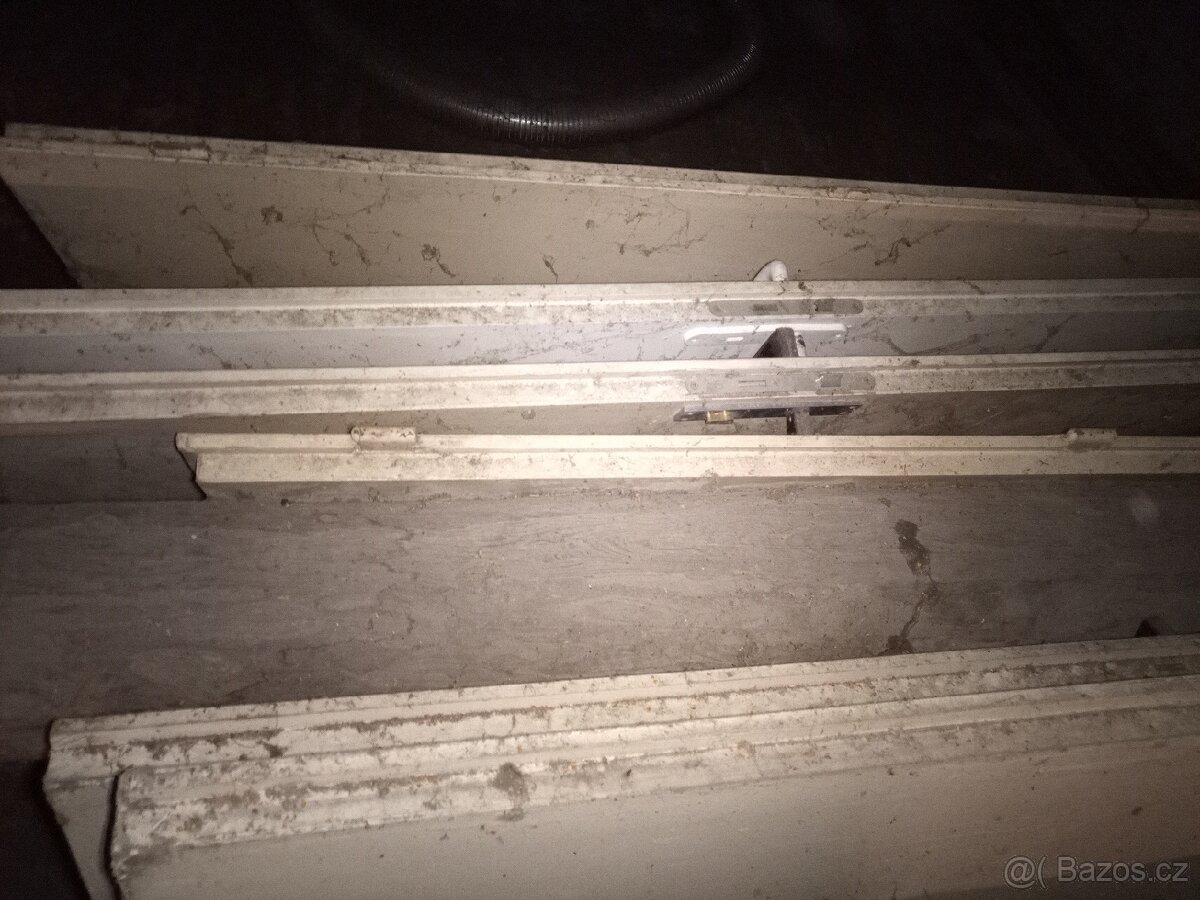 17ks starých dveří za odvoz