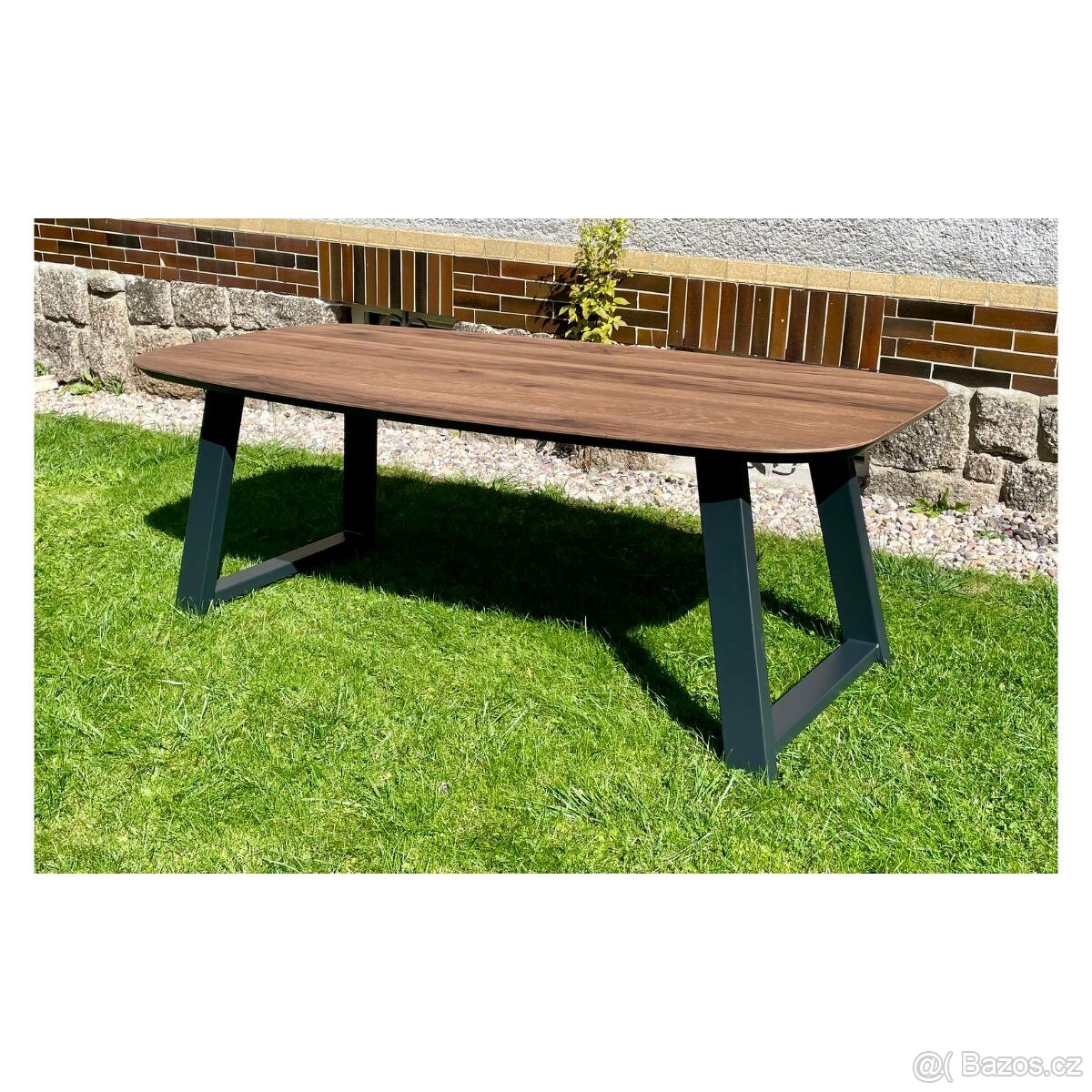 Nerozkládací jídelní stůl - Canical