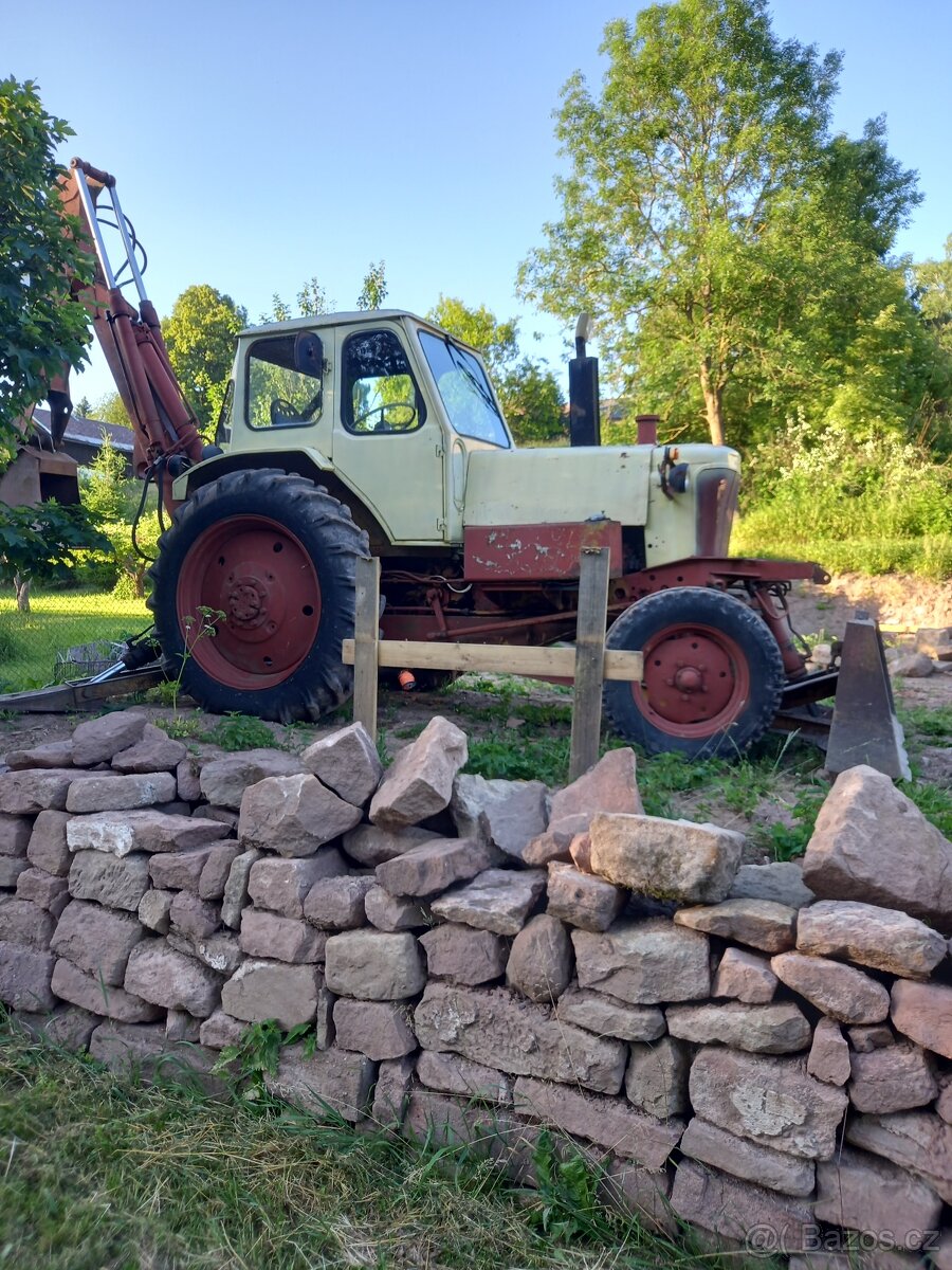 Traktorbagr - Bělorus