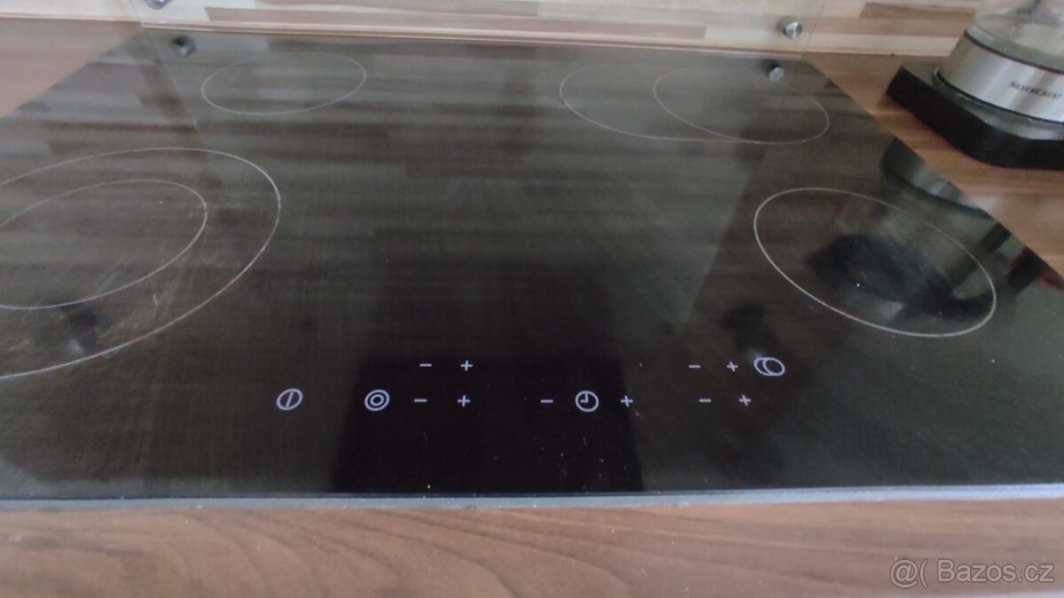 Sklokeramická deska