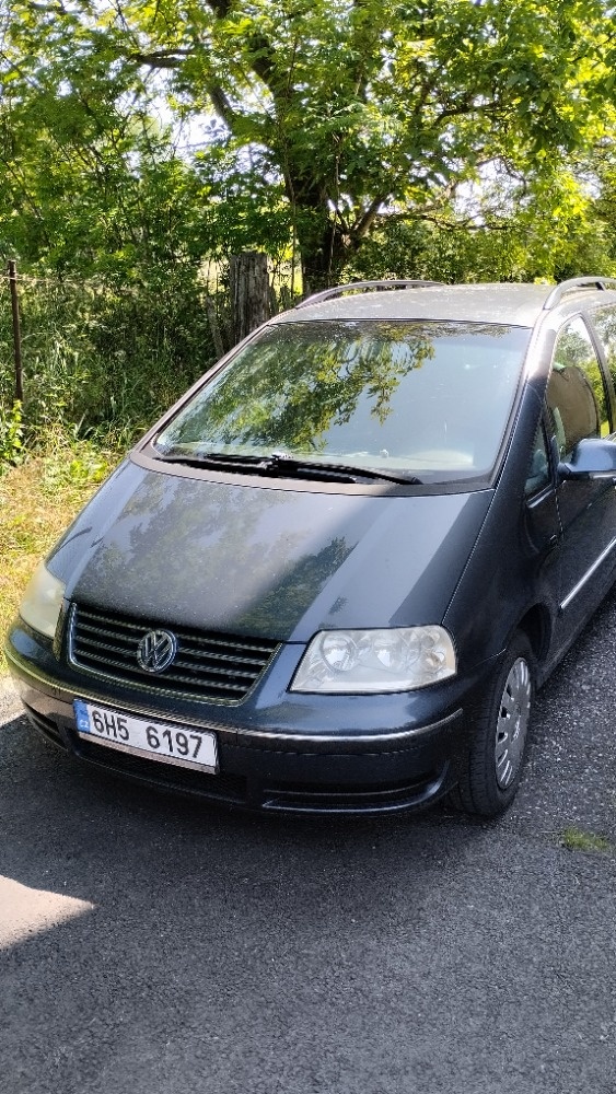 VW Sharan 1.9 TDI, 7 míst a sedaček