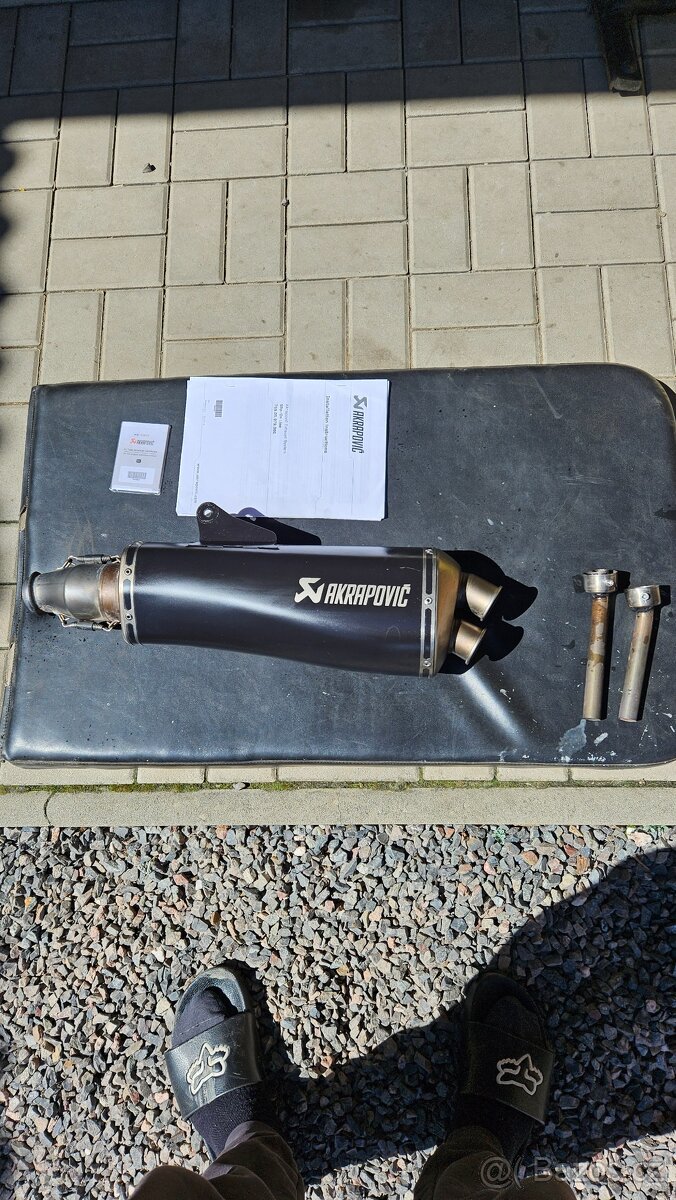 Akrapovič slip on line + Exhaust protector
