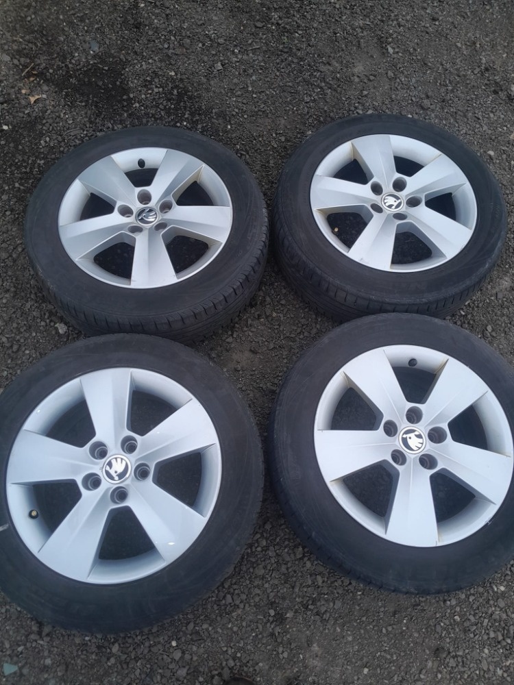 škoda fabia 3 rapid alu kola 15 16 letni zimni pneu
