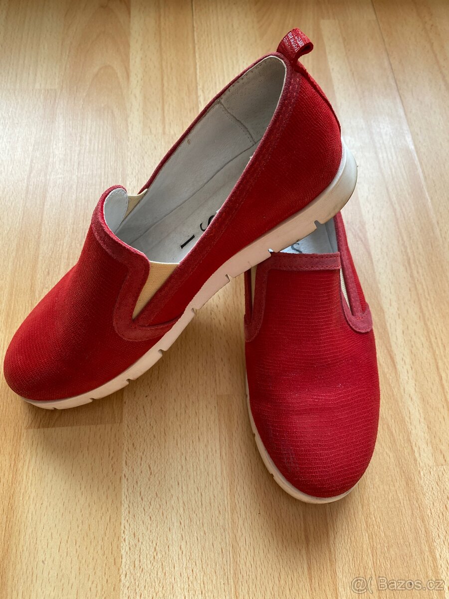 Dámské červené kožené mokasíny-loafers Nessi
