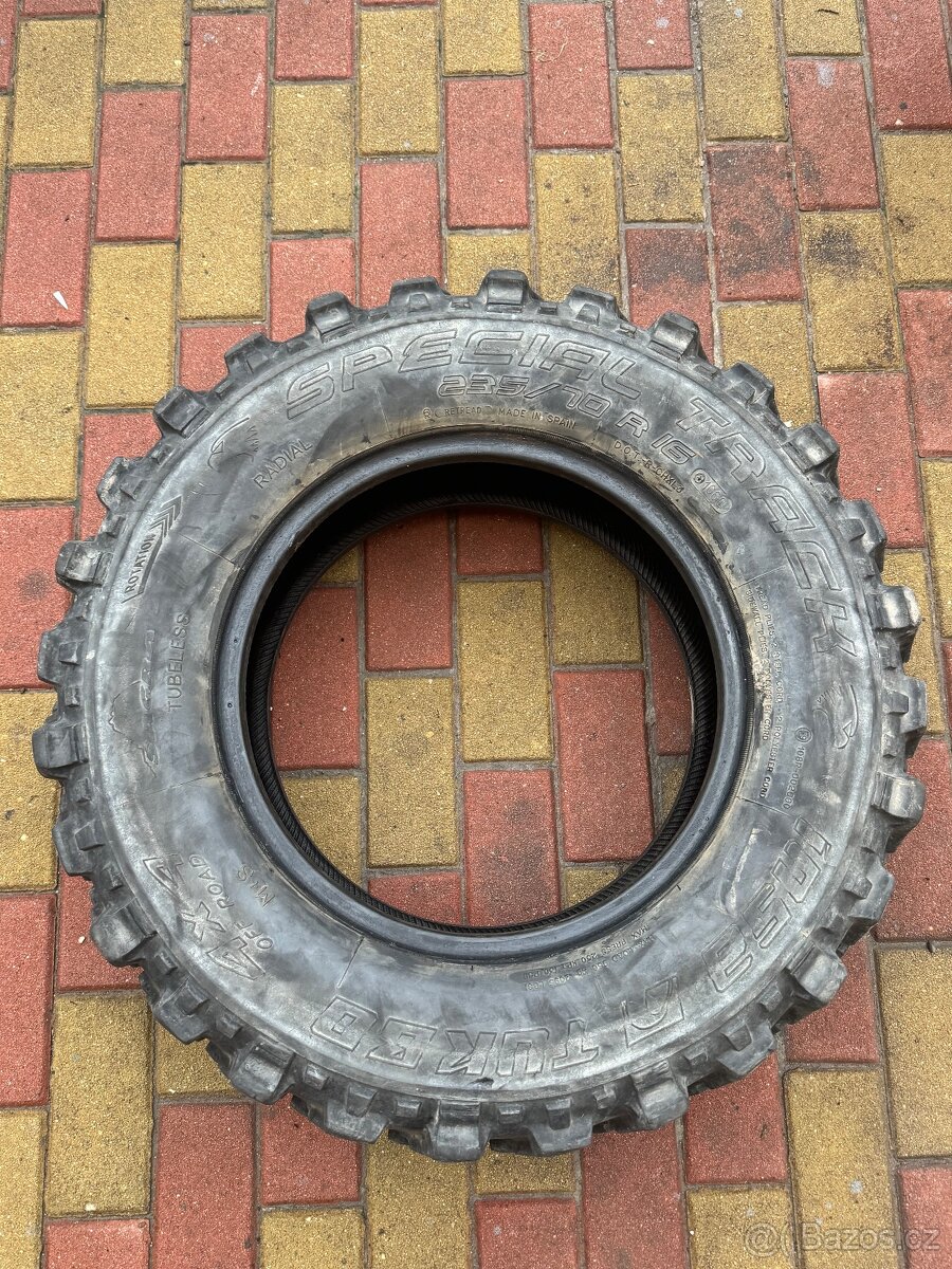 235/70/16