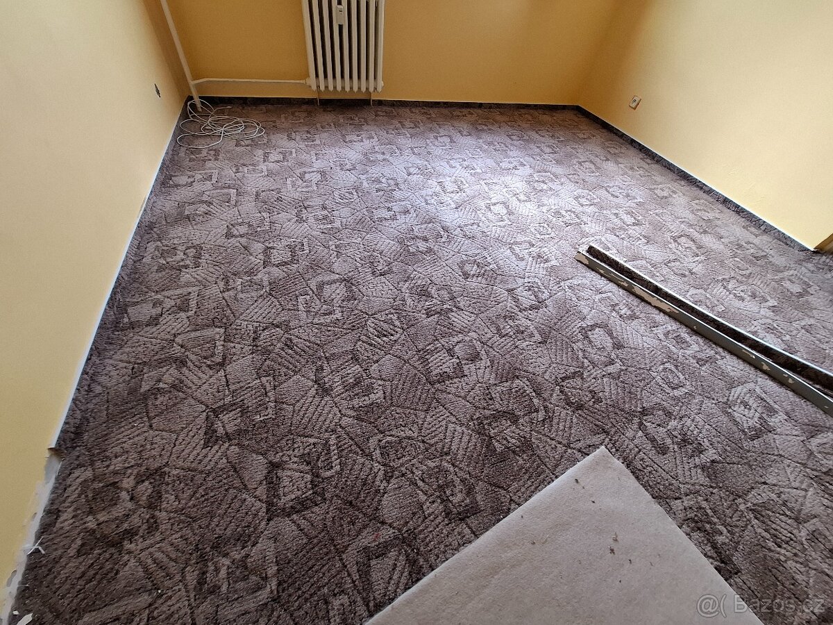 Téměř nový koberec