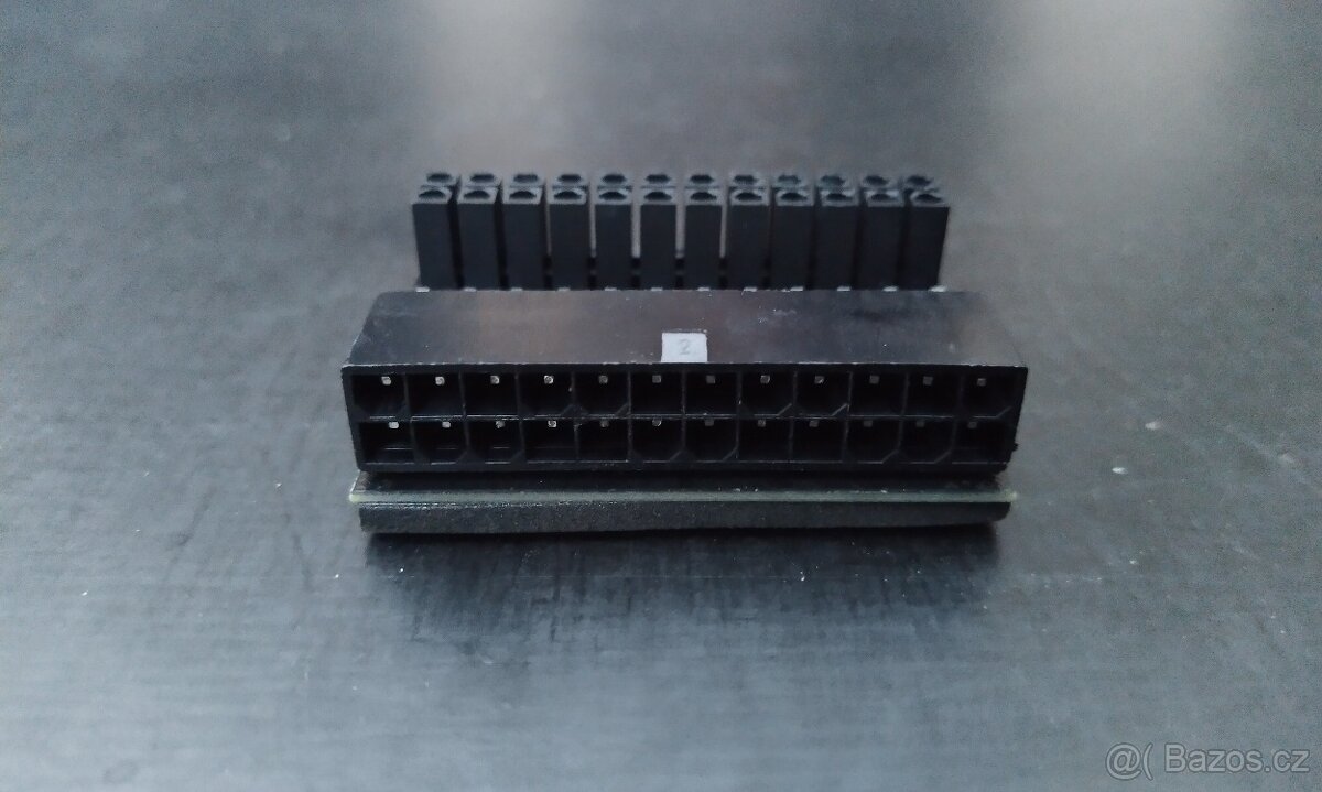90° adaptér pro 24 PIN do základní desky