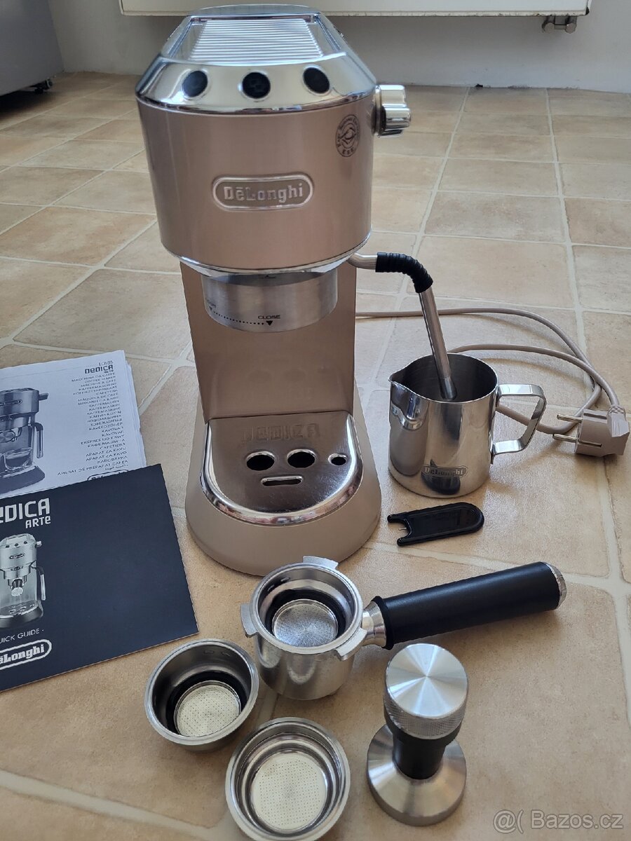 Kávovar DeLonghi EC 885 BG Dedica