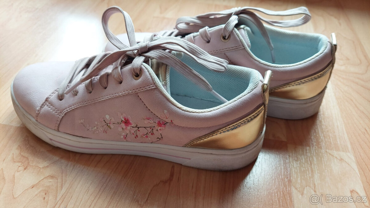 Botasky zn. Nike,Graceland - vnitřní stélka 22cm -3x, 22,5cm