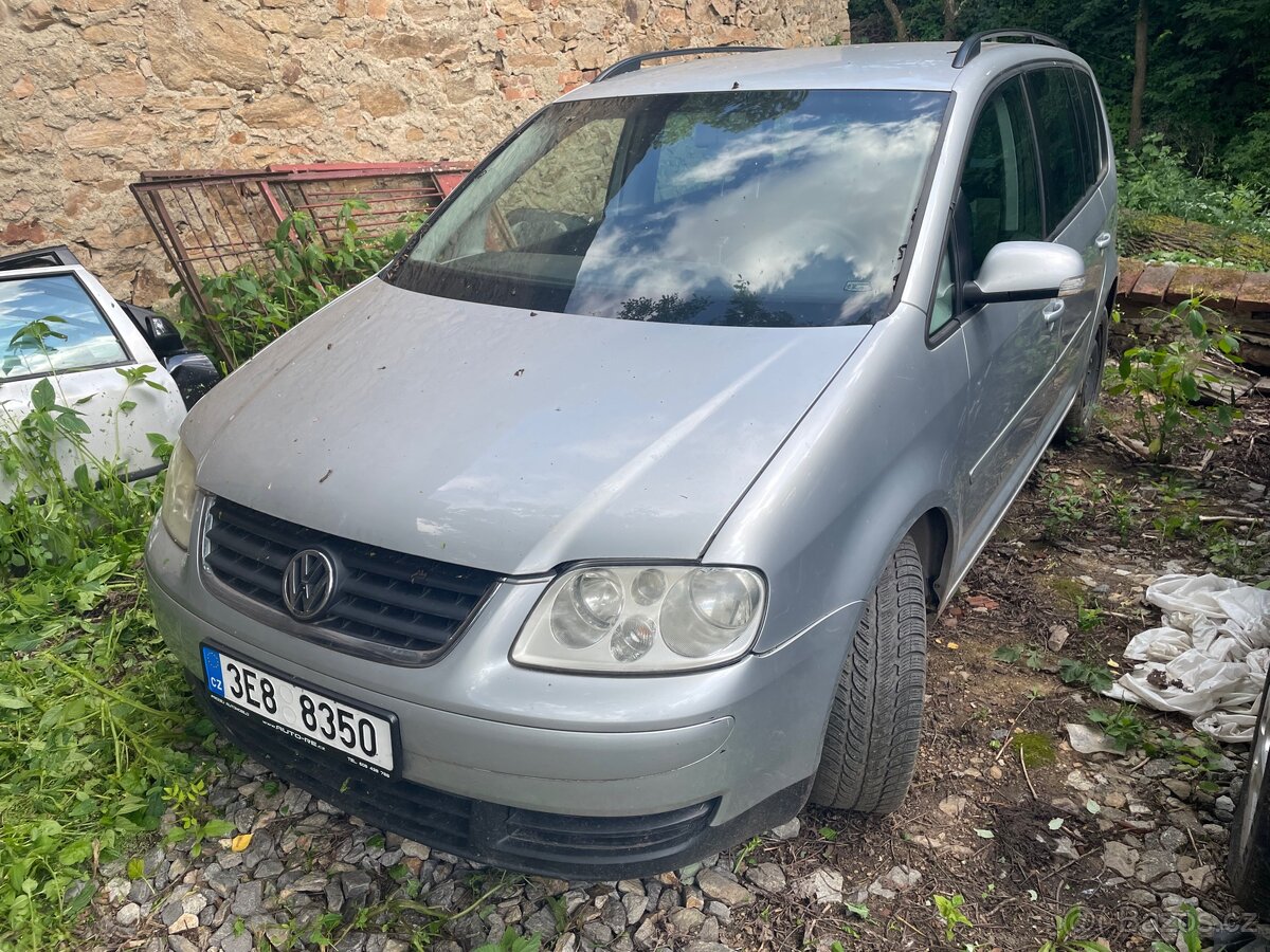 VW Touran 2.0 TDI náhradní díly