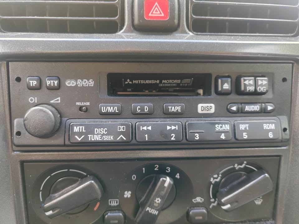 Mitsubishi autoradio